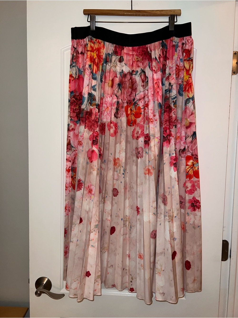 SHEIN Pink Floral Pleated Midi Skirt with Black Waistband